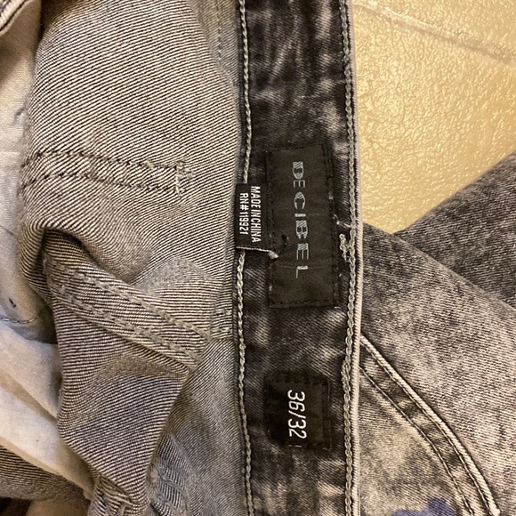 Mens cargo destroyed jeans - Picture 6 of 6